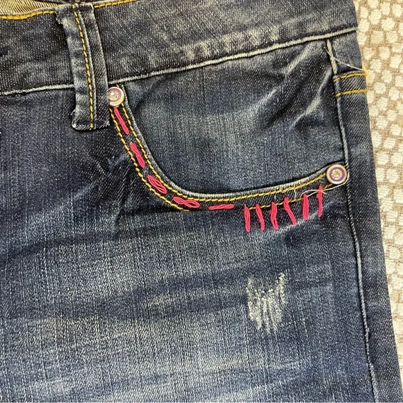 Medium Blue Skinny Jeans W/ Pink Stitching design Size 9 - Picture 5 of 9